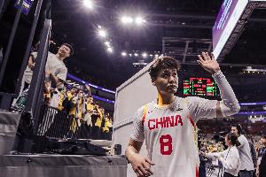 男篮队长！赵睿上半场3投2中&amp;罚球2中2得到6分4篮板1助攻