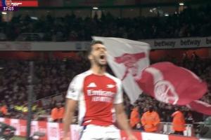 开云官网-枪手破僵！恩瓦内里倒三角传球，梅里诺包夹中破门