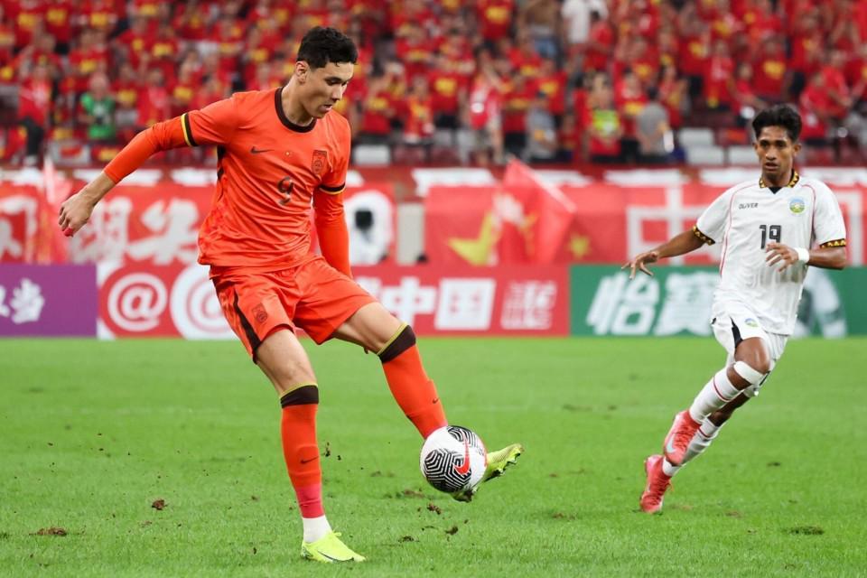 kaiyun-拜合拉木为何2场3球？拼出来的机会，媒体人盛赞：不怯场不装大牌