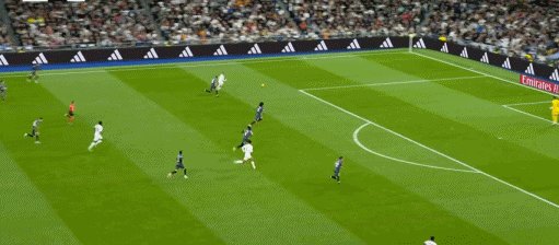 1741563115766000823.gif 皇马.gif