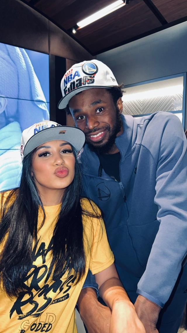 开云App-维金斯一家四口生活美满：曾为比赛推迟女友剖腹产